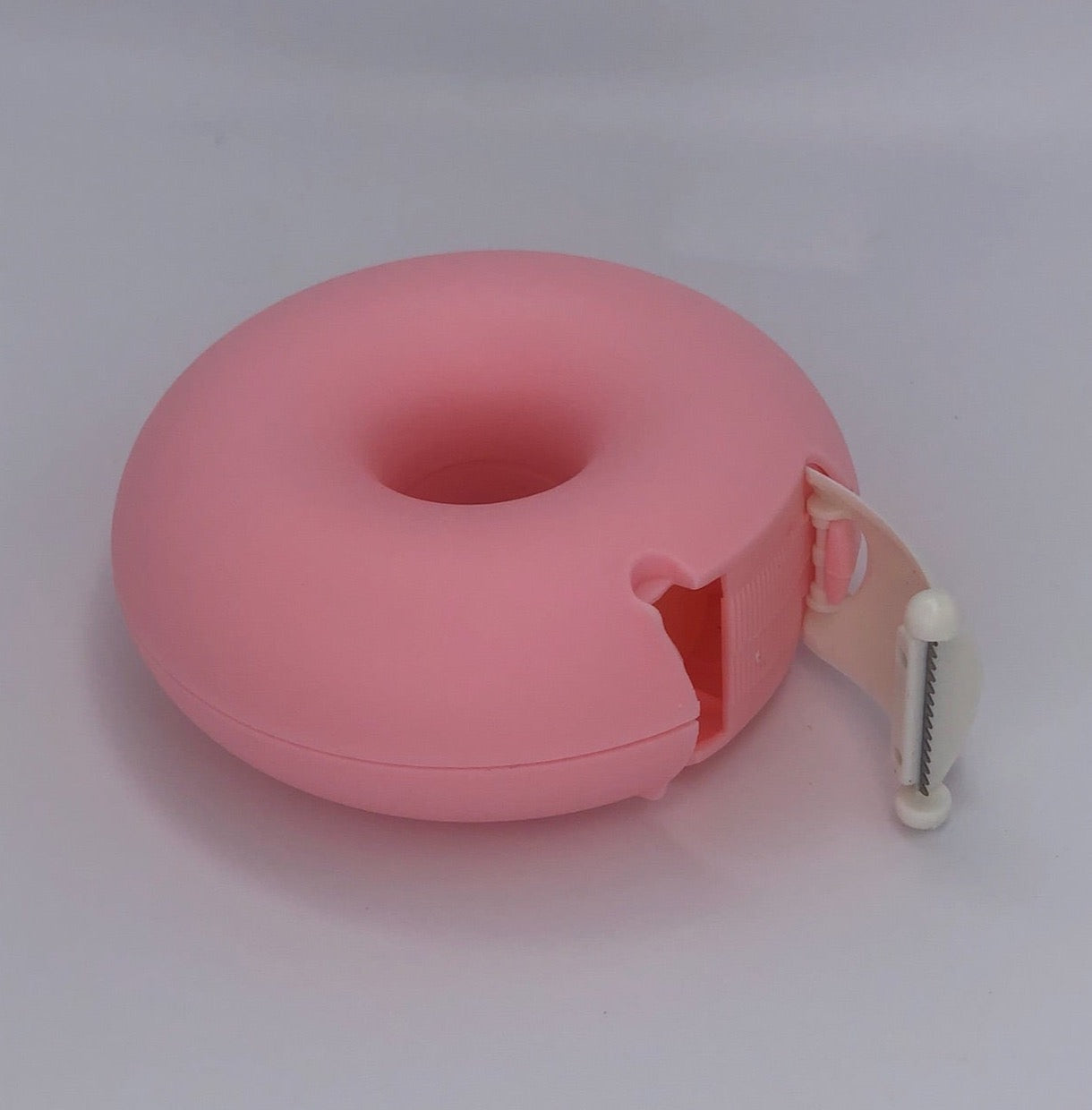 Donut tape dispenser