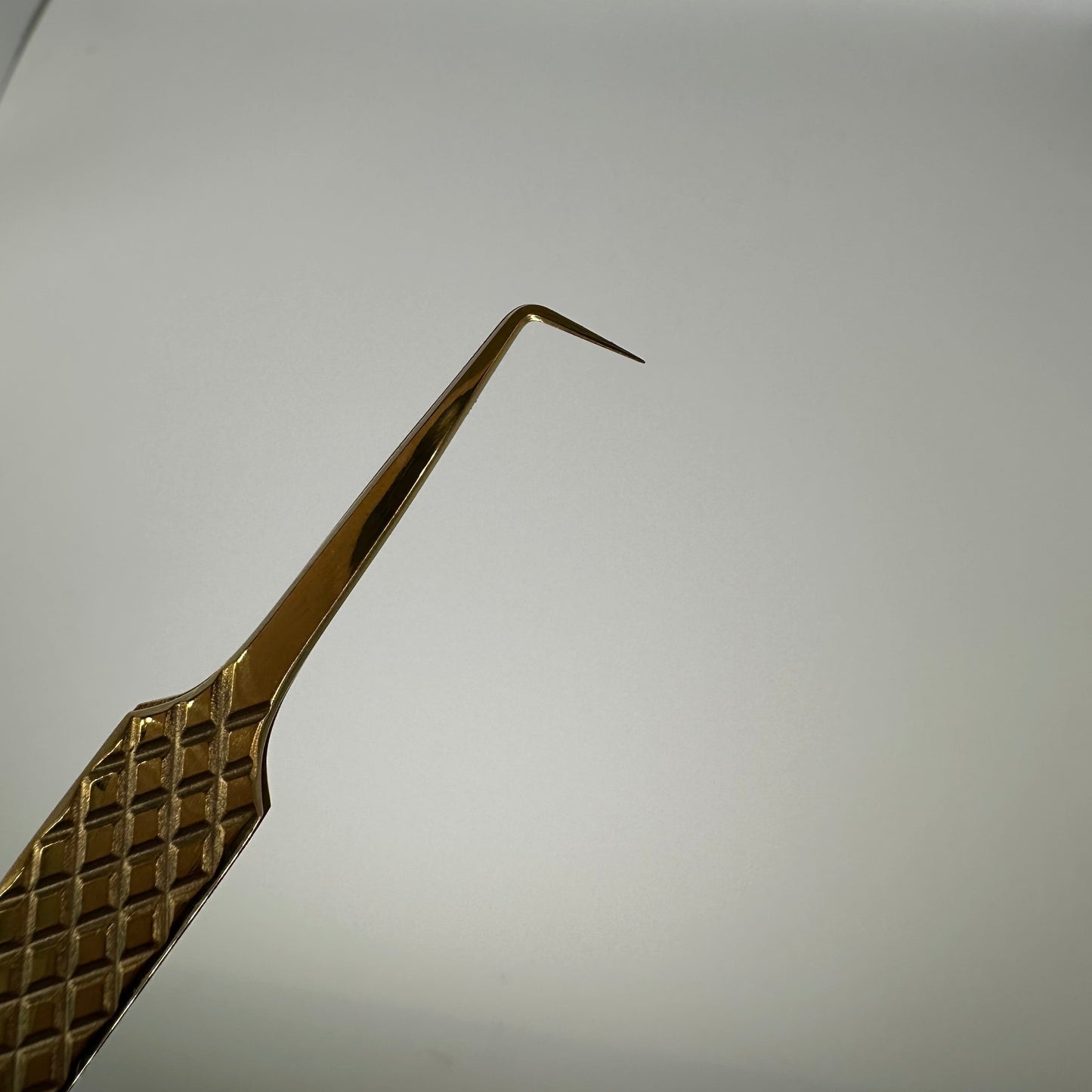 90 degree volume tweezer